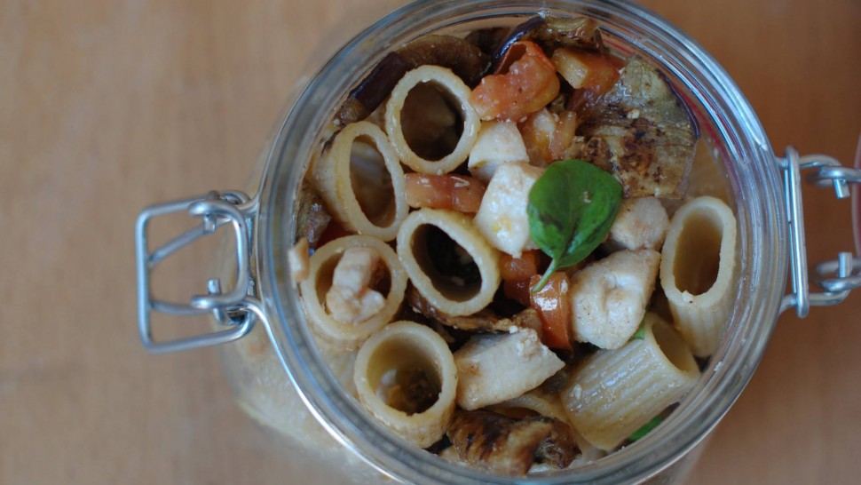 Mezze maniche con melanzane e pesce spada