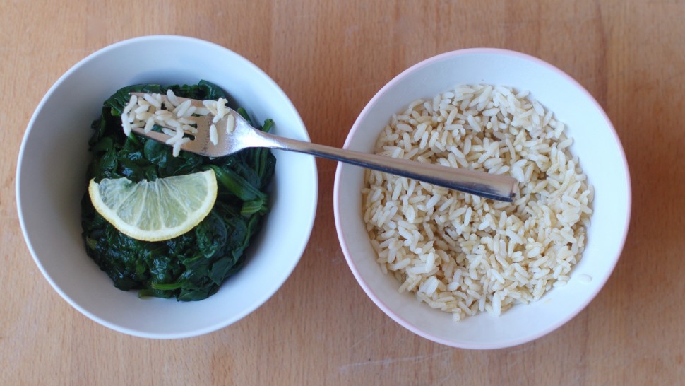 Piatto unico detox: riso brown e spinaci