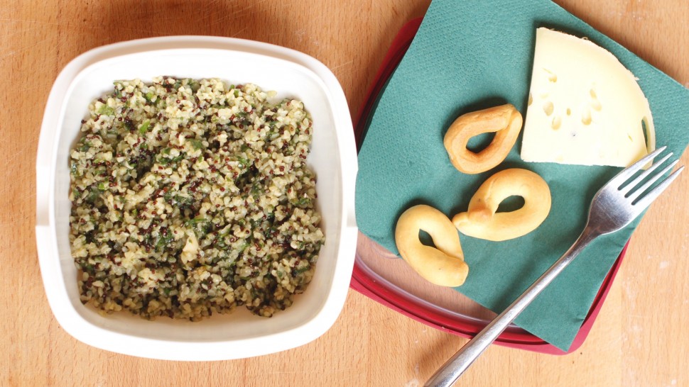 Bulgur e quinoa con pesto di mandorle