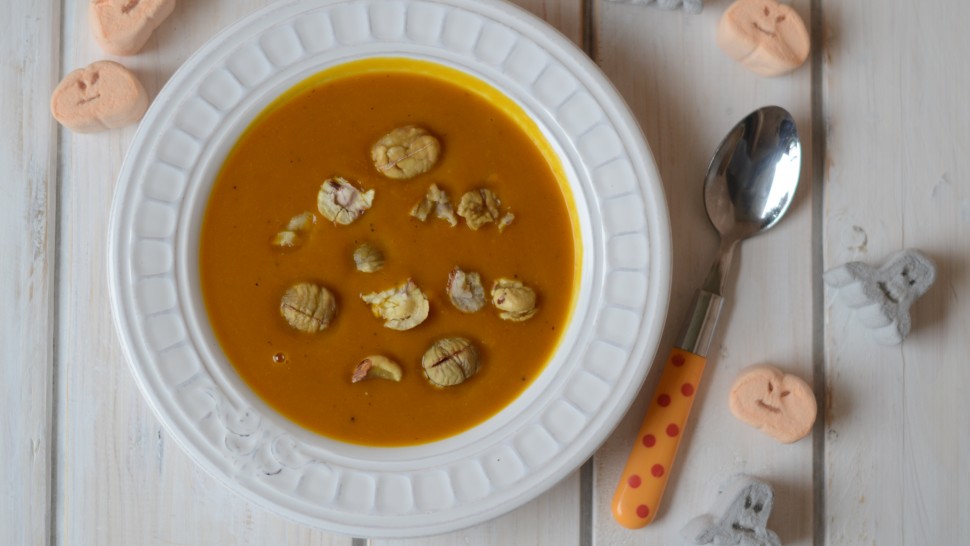 Vellutata di zucca con castagne